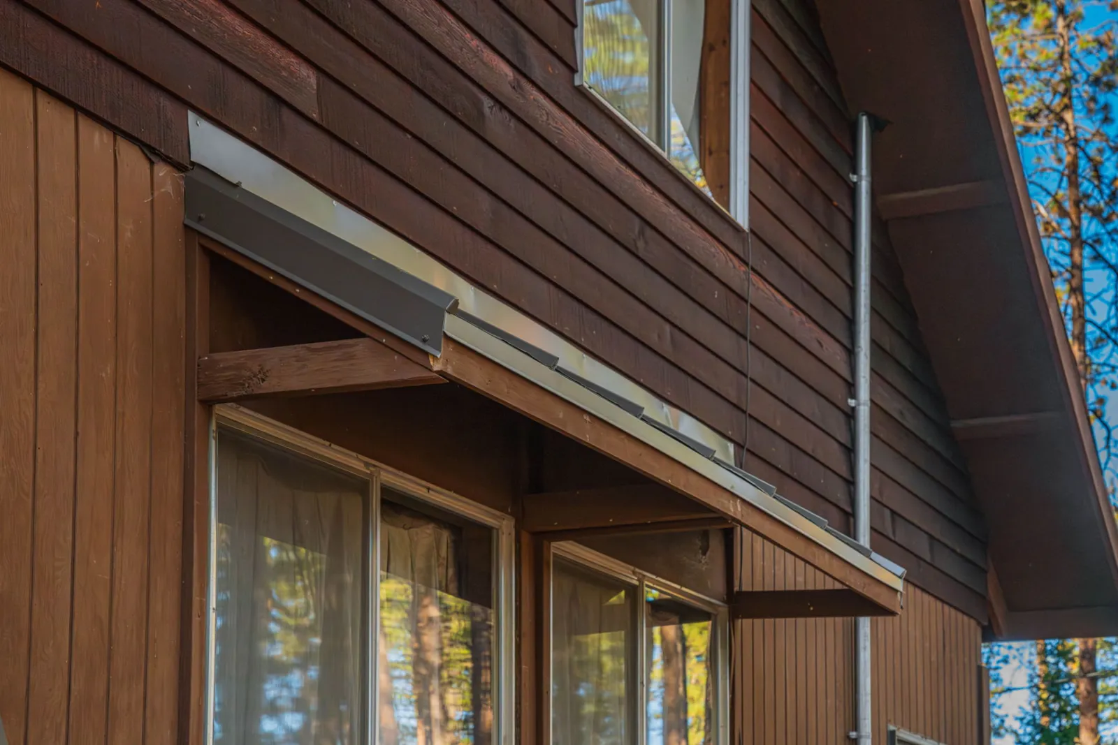 Roof eave and fascia detail where heat tape is installed to control ice buildup